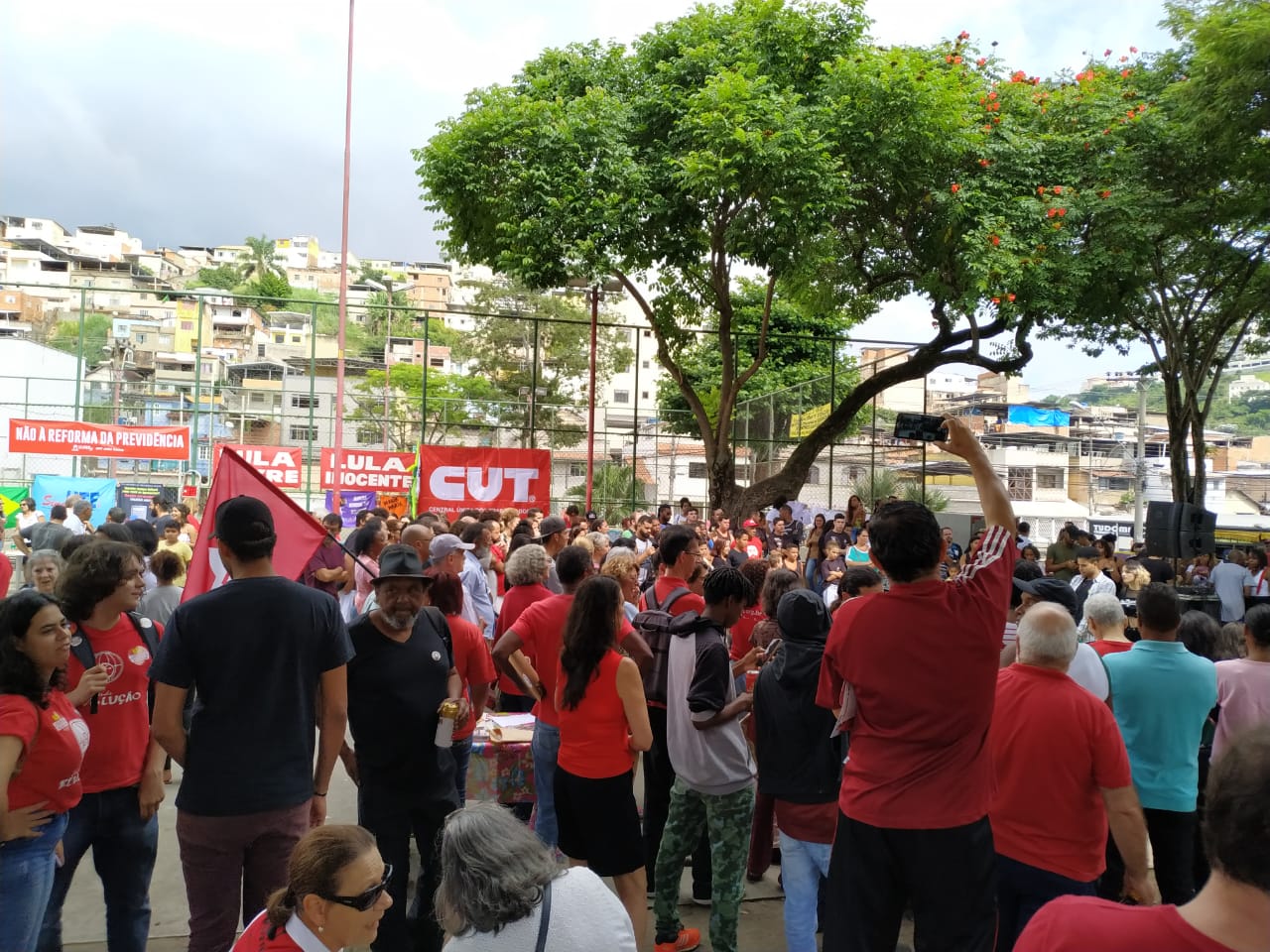 You are currently viewing Dia do Trabalhador em Juiz de Fora: ato contra a reforma da Previdência e por Lula Livre