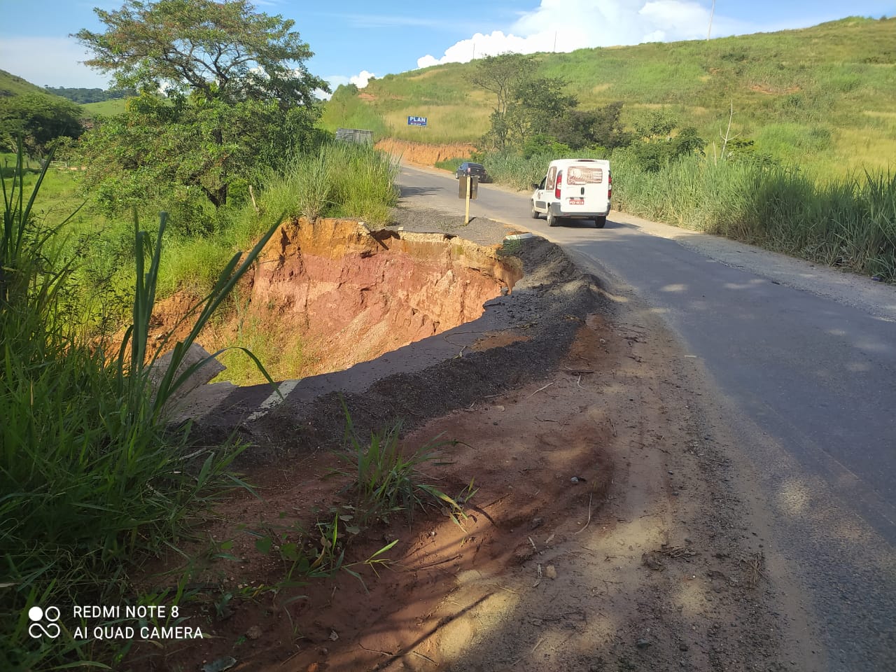You are currently viewing Betão cobra providências urgentes do Governo de Minas sobre estrada em Guiricema em estado precário há mais de um ano