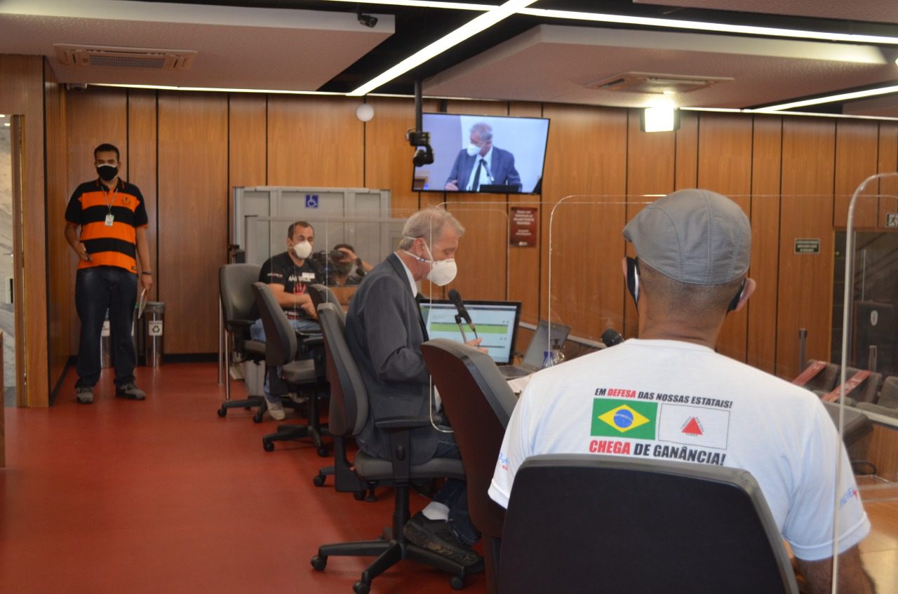 You are currently viewing Trabalhadores da Cemig pedem o afastamento imediato do presidente da Companhia e relatam novas denúncias